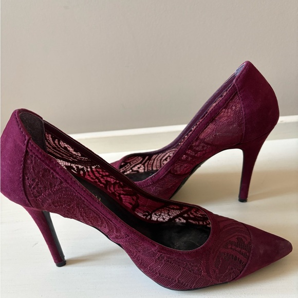 Le Chateau Burgundy Shoes - Picture 2 of 8